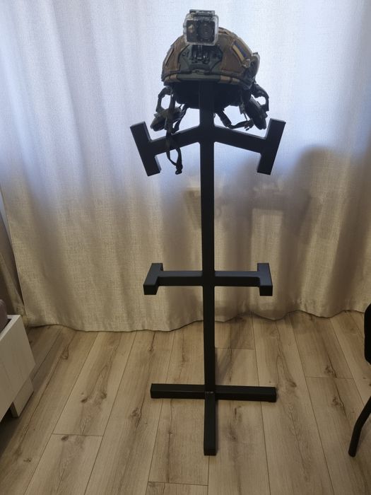 Стійка для військової екіпіровки