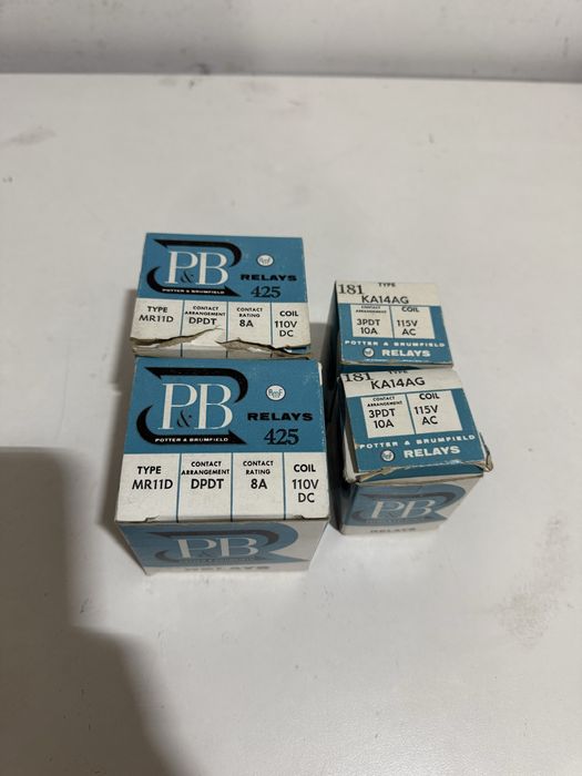 Conjunto 4 relays vintage P&B MR11D e KA14AG