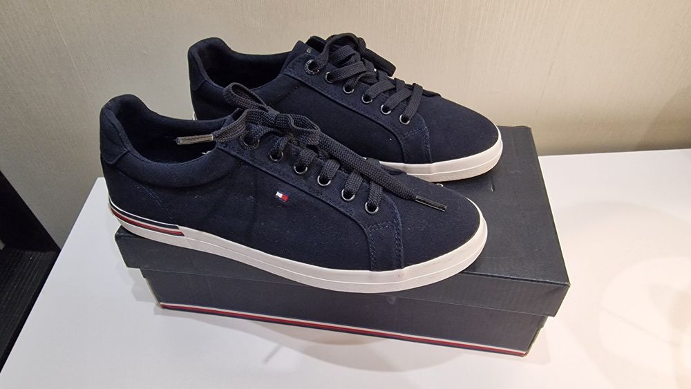Кеди Tommy Hilfiger 39р