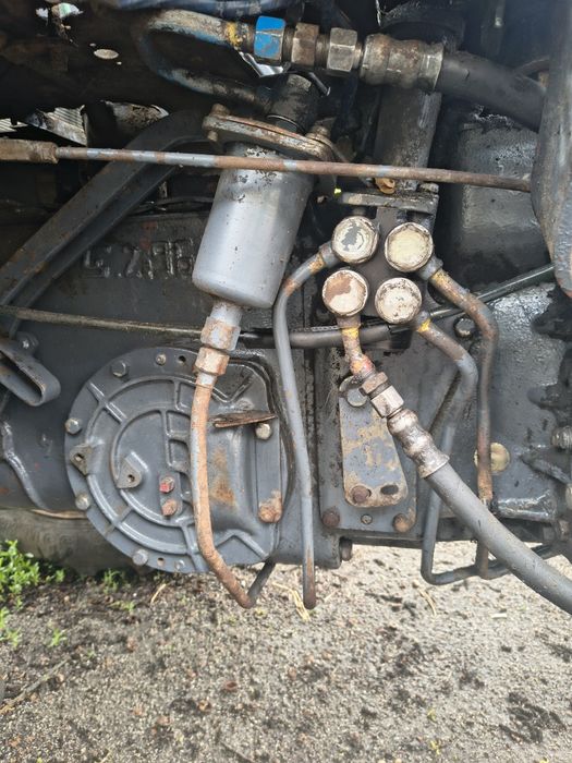 Трактор ЮМЗ 8073.