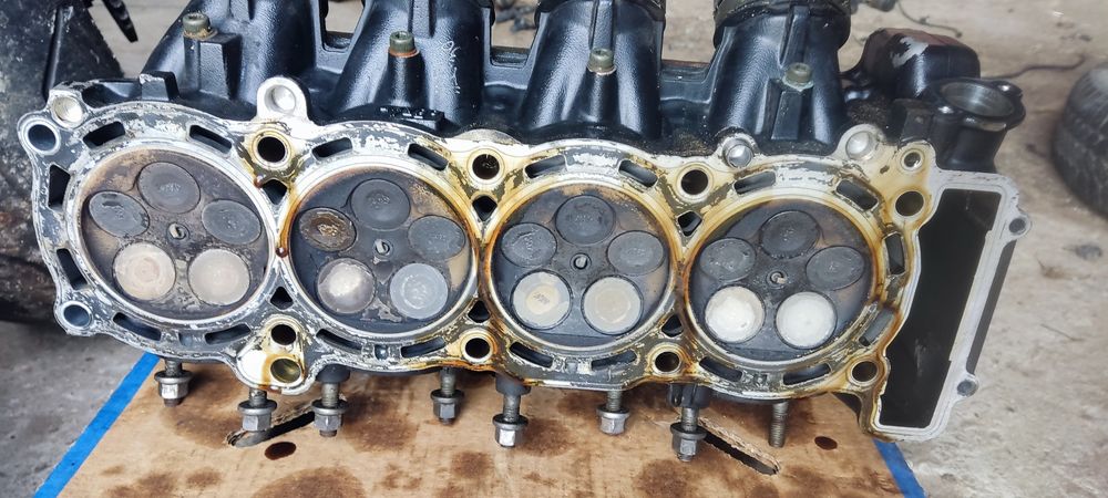 Yamaha r1 rn01 głowica wałki komplet