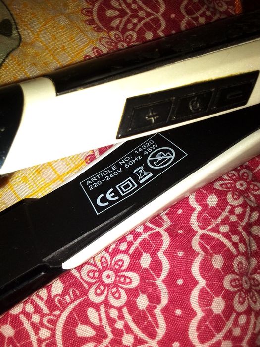 Вирівнювач волосся робочій.