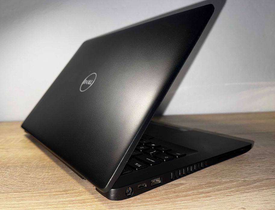 Dell Latitude 5400 Core I5-8265U  8GB / 256 GB Czarny WIN 11