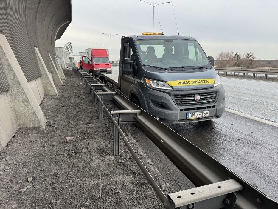 Pomoc drogowa laweta S8 S5 Oleśnica MOP