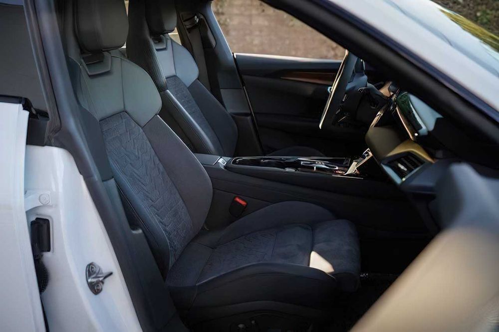 Audi e-tron      2022