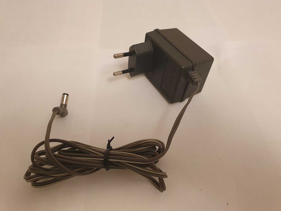 сетевой блок питания Panasonic PQLV200CE, выход: 6V(DC), 350 mА