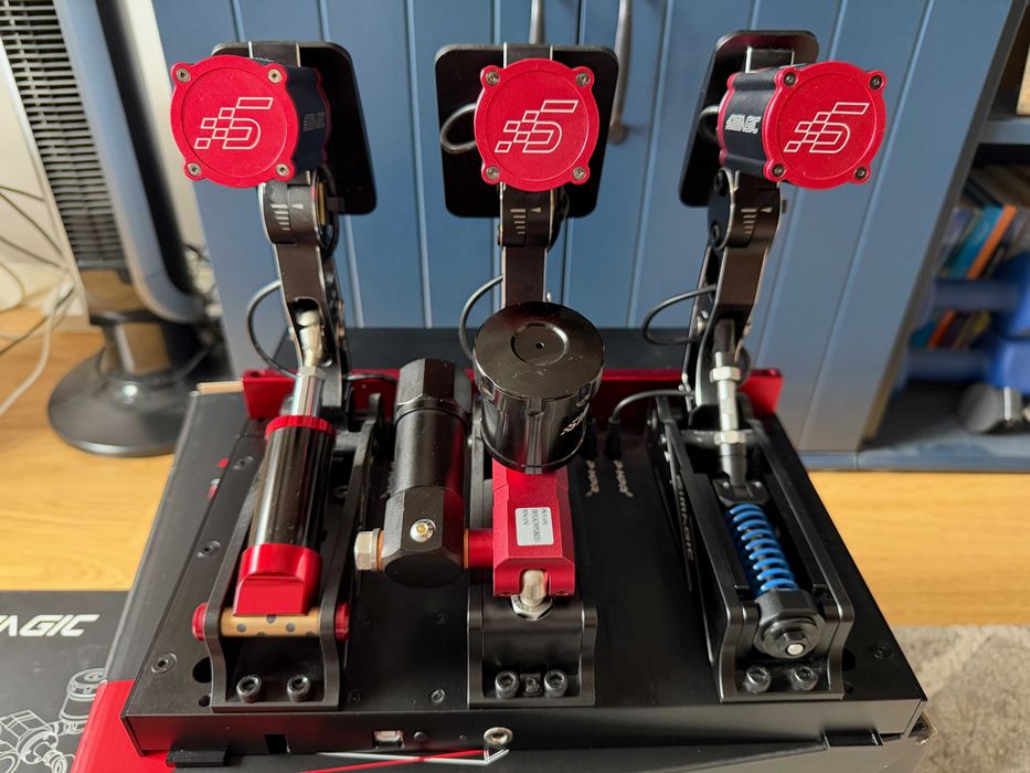 Pedais Simagic P1000-RS + 3x P-HPR Vibration + Power Supply + Elastomers