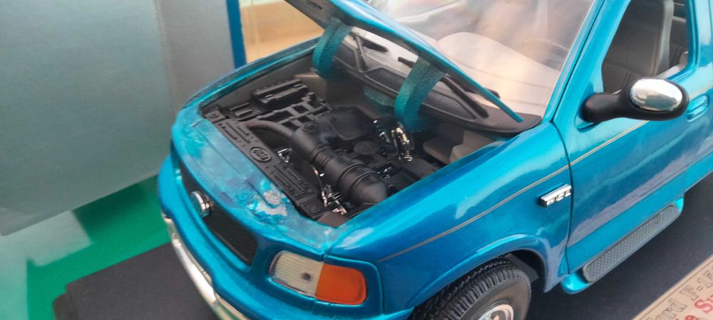 Ford F-150 Flareside Supercab Pickup 1:18
