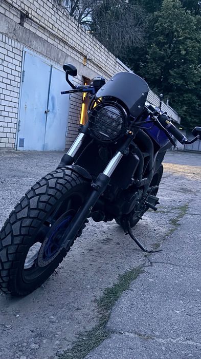 Кафе рейсер Suzuki sv650