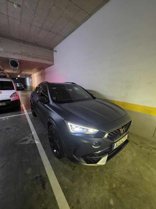 Cupra Formentor VZ 2.0 TSI 310cv DSG 4Drive – Cinzento Matte