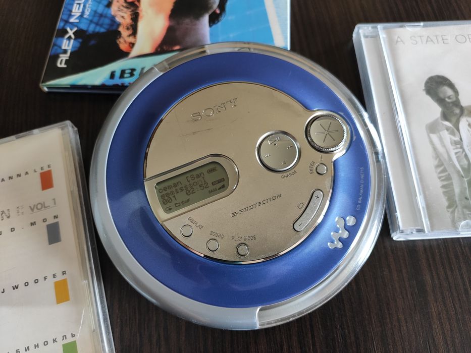 CD/MP3 плеер SONY Walkman D-NE715 Made in Malaysia