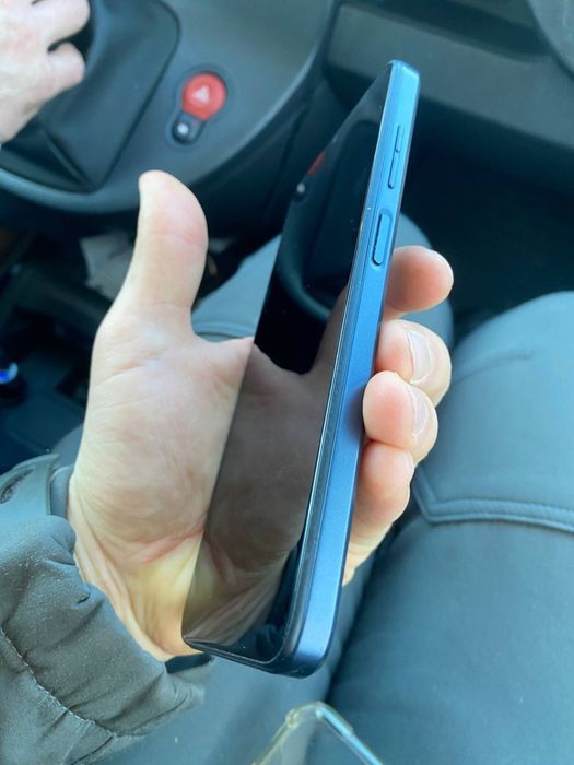 Майже новий OUKITEL C36 24GB+ 256GB