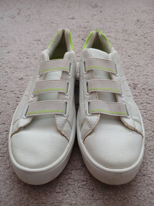 Кросівки підліткові