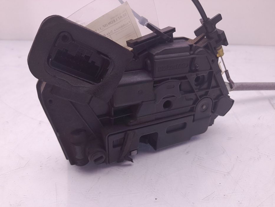 Fechadura / fecho porta trás esquerdo SEAT Leon (5F1)