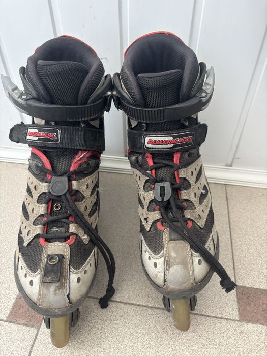 Продаю роликові ковзани Rollerblade