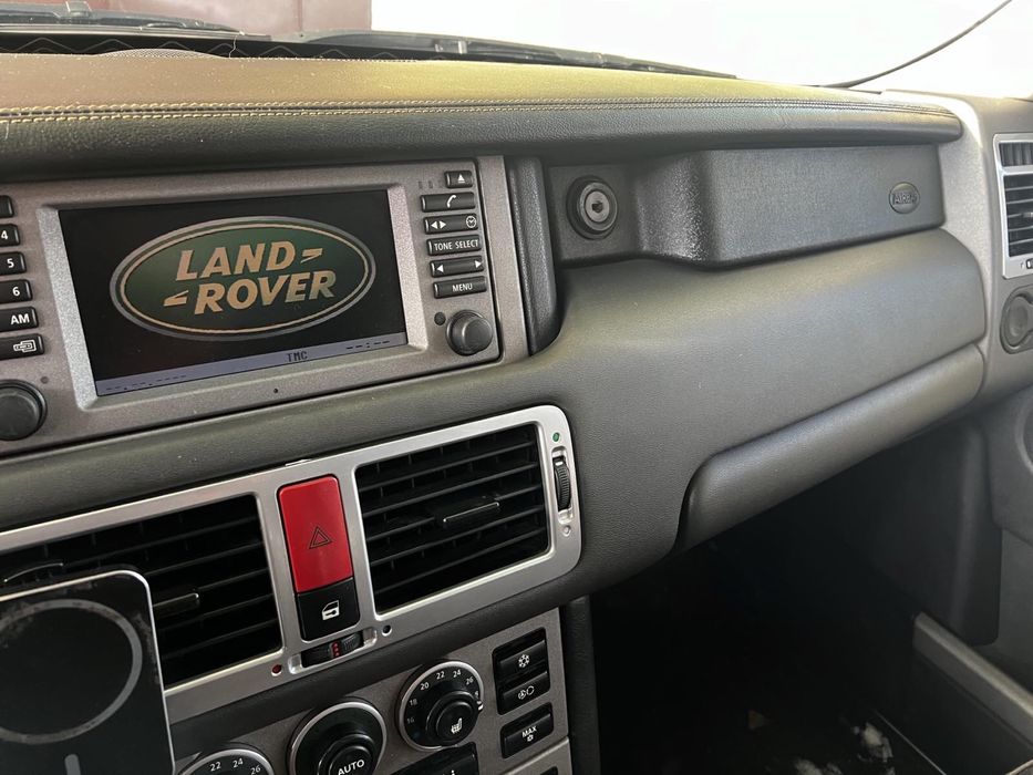 Задні сидіння та консуль панелі L322