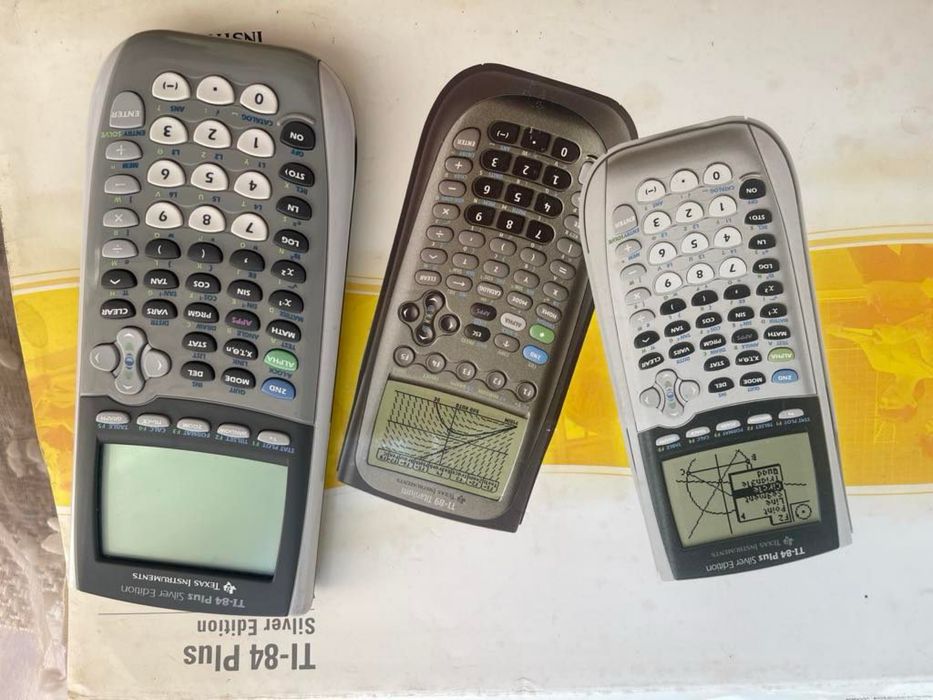 calculadora gráfica TI-84 Plus Silver Edition da Texas Instruments