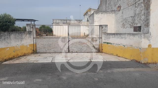 Predio em Propriedade S.Pedro do Corval