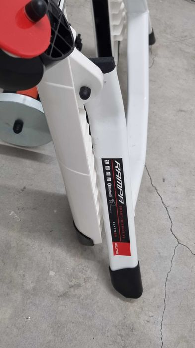 Rolo de treino de ciclismo Elite Rampa Smart Zwift Interativo