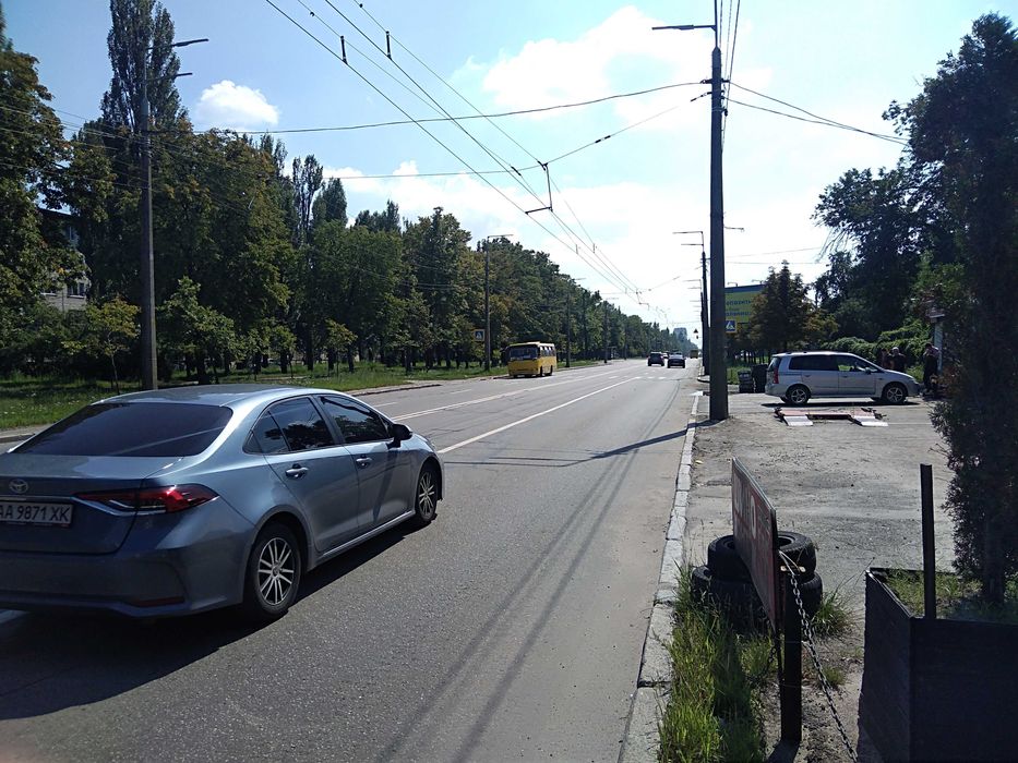 Ивана Выговского      (бывшая Гречко)      Закрытая территория коттеджного городка  !