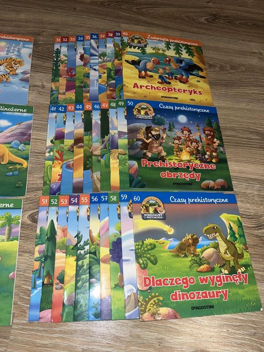 Sprzedam figurki  dinozaurów wraz z książkami