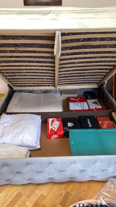 Ліжко з якісного сірого велюруз підйомним механізмом 200/220