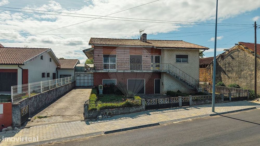 T5 Detached House for Sale