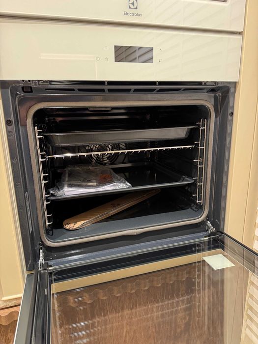 Piekarnik Electrolux EOE8P39WV AssistedCooking 800