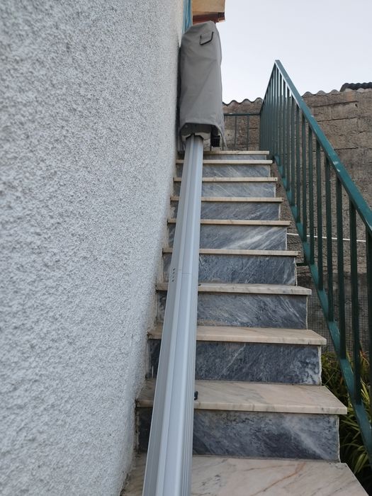 Cadeira elevatória exterior