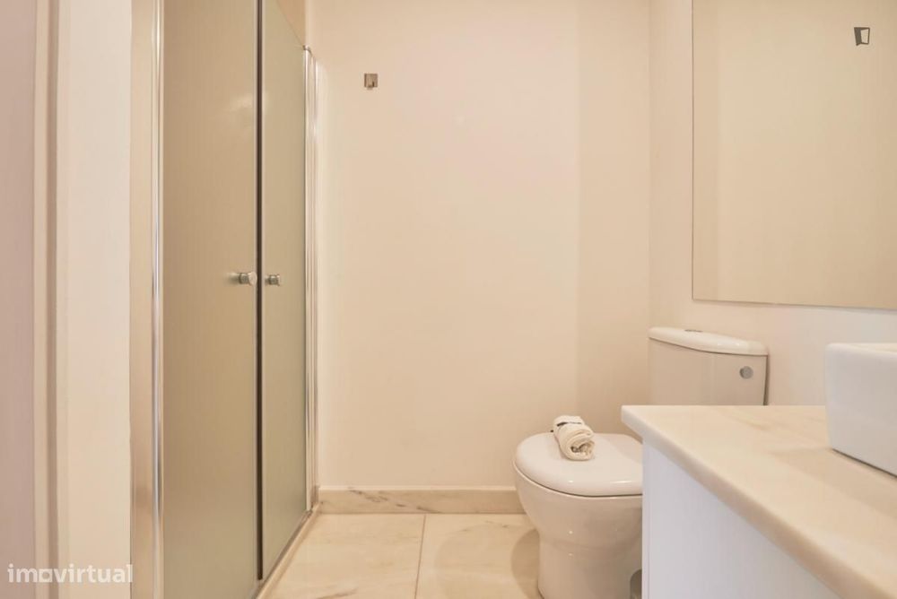 Quarto - localizado em Entrecampos Lisbon