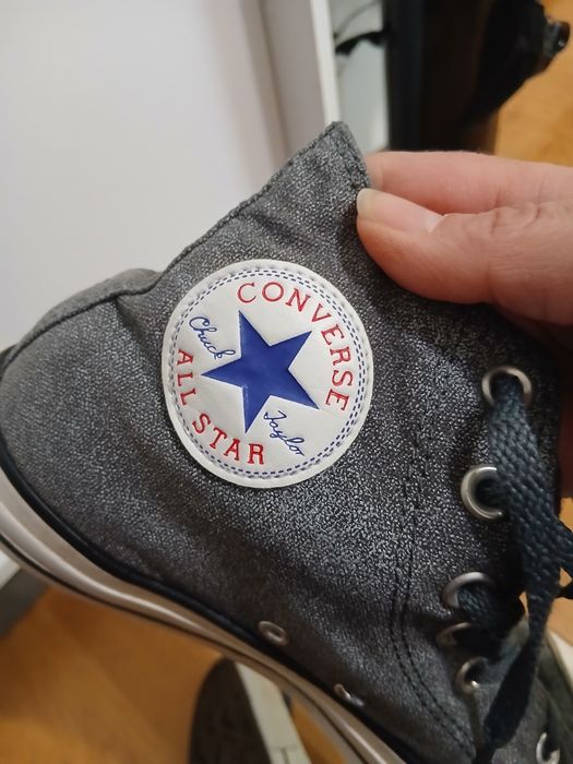 Świetne wysokiej trampki Converse
