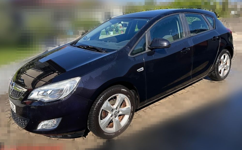 Opel Astra 1.3 - Ano: 2010