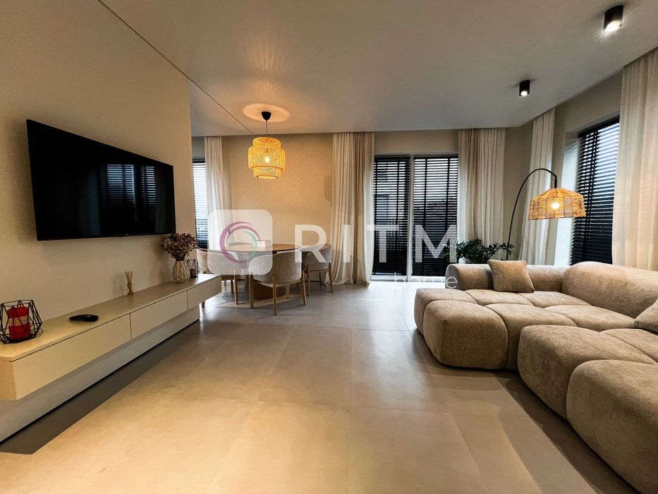 Продається сучасний будинок з ремонтом та повним укомплектуванням!!