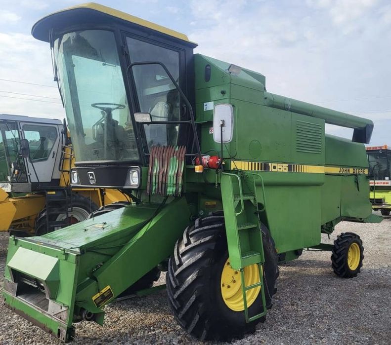 Зерно збиральний комбайн JOHN DEERE 1055 свіжо привезений
