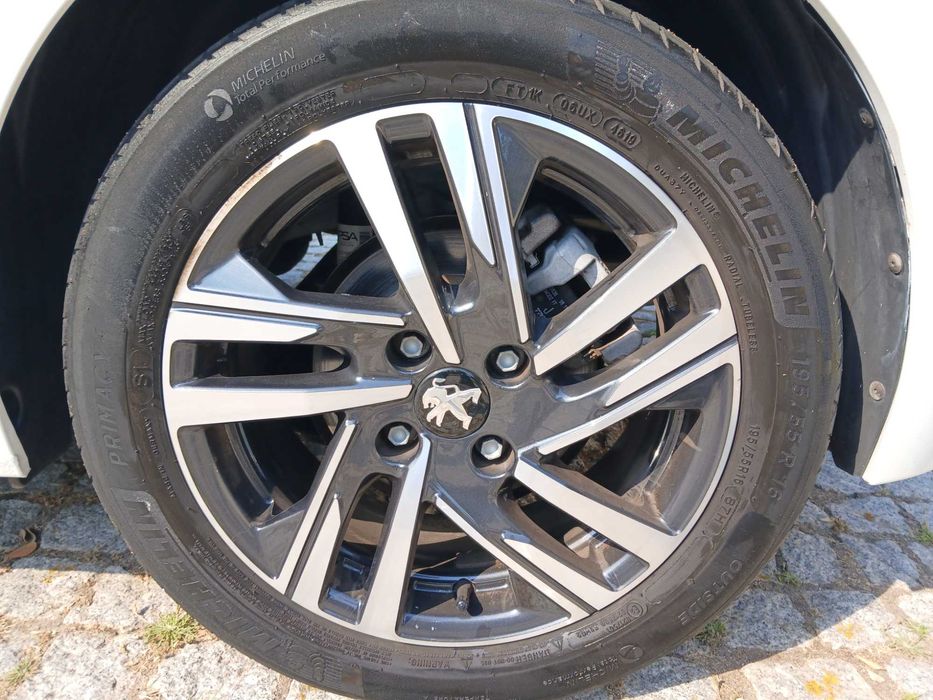 Peugeot 208 1.2 Pure Tech Allure