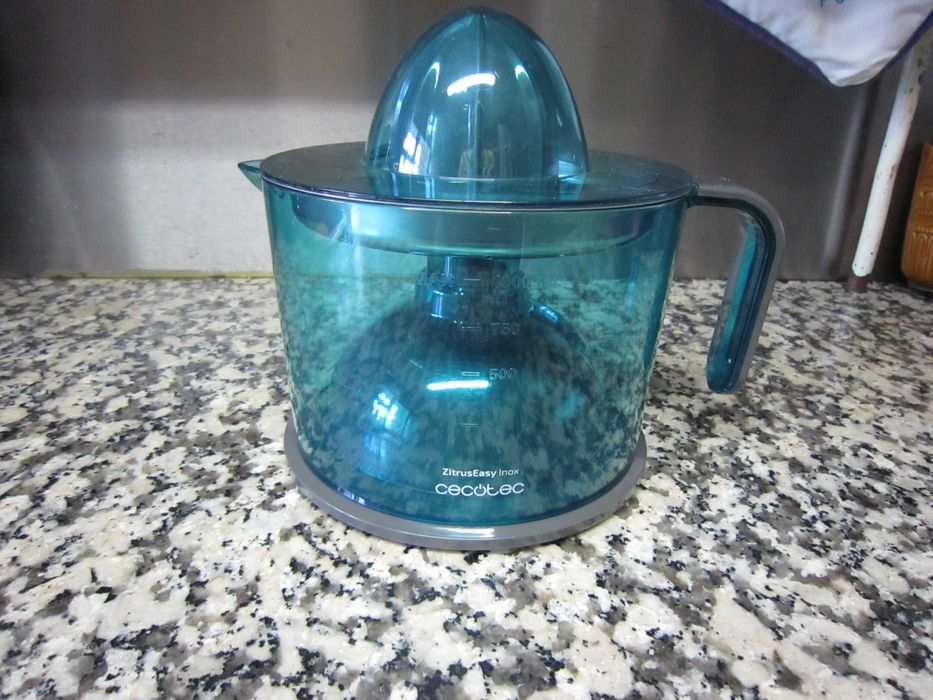 Espremedor Elétrico de Cítricos CECOTEC