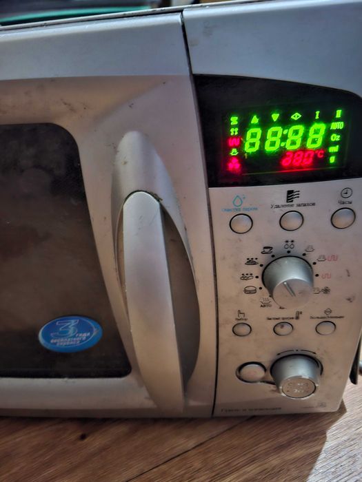 Микроволновая печь Samsung C105AFR Не греет.