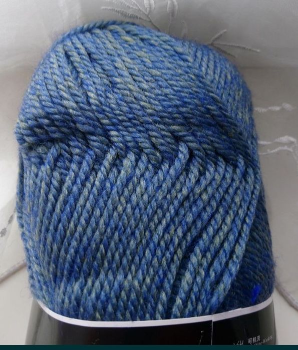 Włóczka 100 g, 60% wełna.