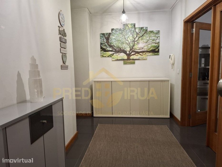 Excelente T2- Como Novo em Condominio fechado