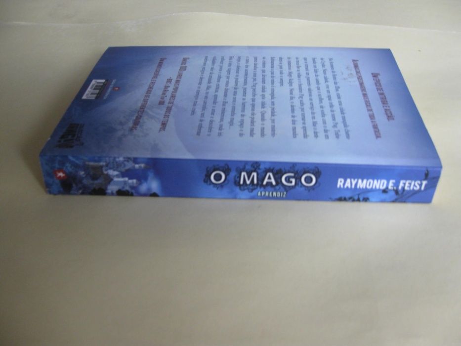 Mago - Aprendiz - Livro Um de Raymond E. Feist