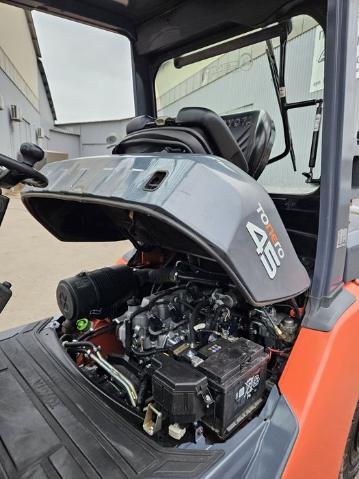 Навантажувач вилковий Toyota 4 тонни. Вилочный погрузчик Тойота 4 т