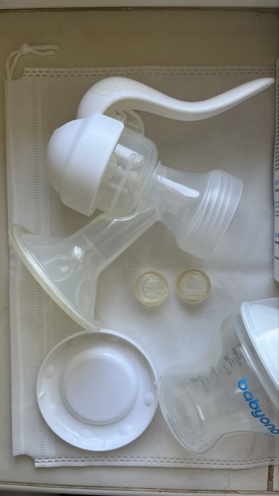 Молоковідсмоктувач BabyOno Anatomy+подарунок