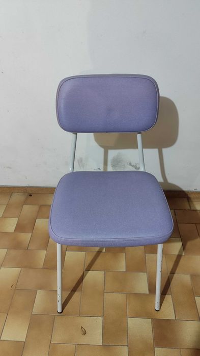 Cadeira de escritório simples