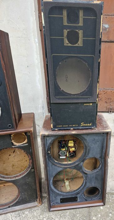 Skrzynie z kolumn Tonsil, Unitra, Diora, Pionier.