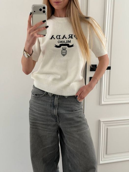 Футболка в стилі Прада