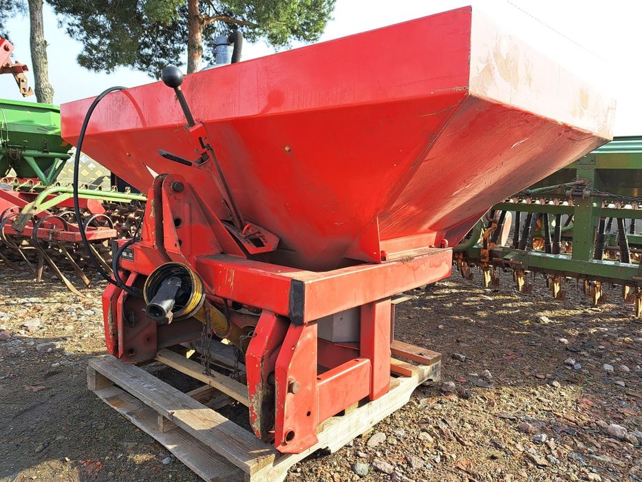 Jak NoWy rozsiewacz RAUCH Zsb mds 901 zam z Niemiec