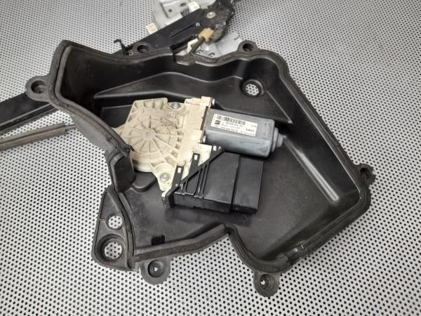 Elevador vidros trás esquerdo SEAT Leon (1P1)