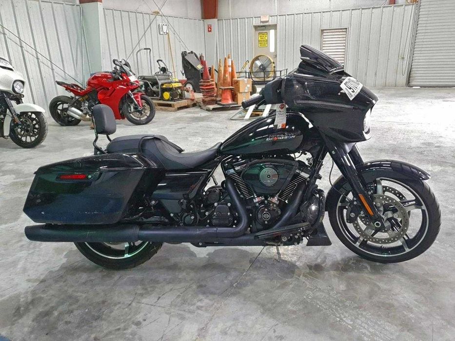 Harley-Davidson FLHX 2025