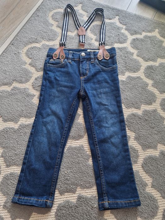 Spodnie jeansy na szelkach 92