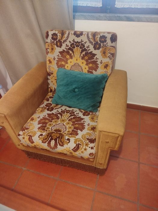 Três sofás a venda a bom estado